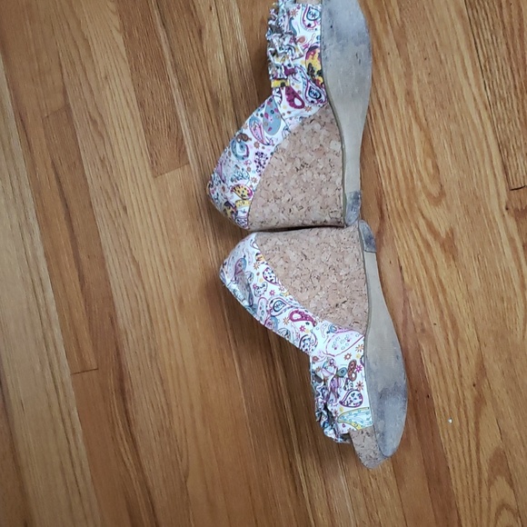 Steve Madden Wedge heels size 8M with paisley design - Picture 5 of 8